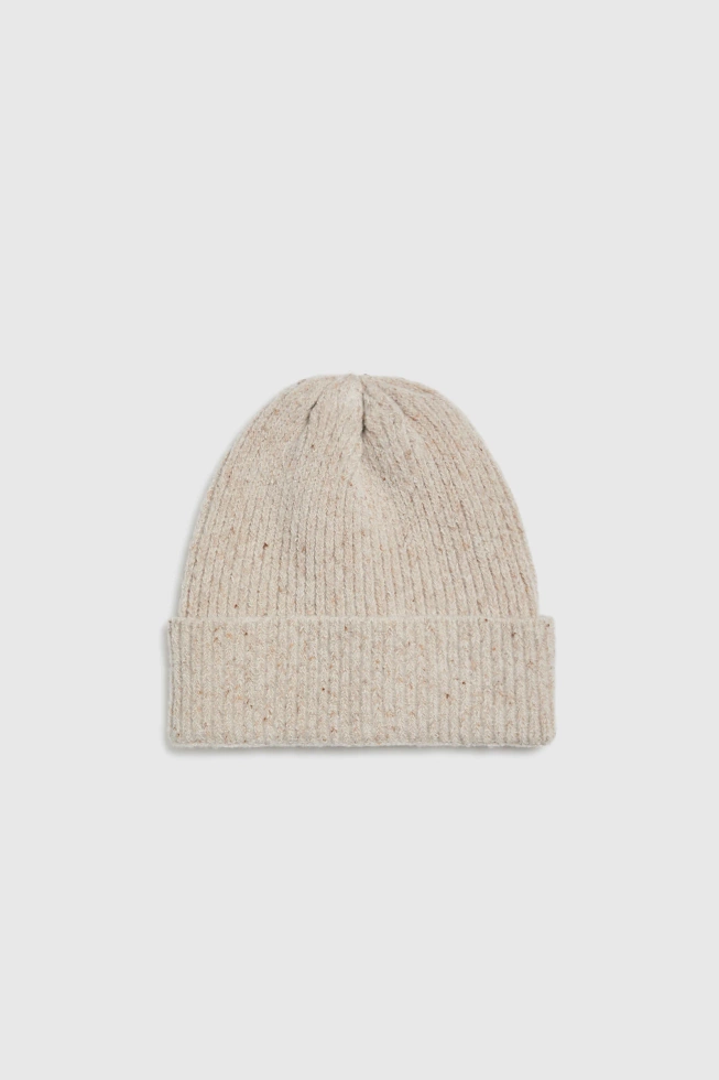 Dzianinowa czapka beżowa