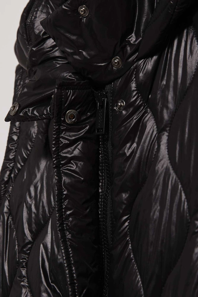 Długa kamizelka z kapturem