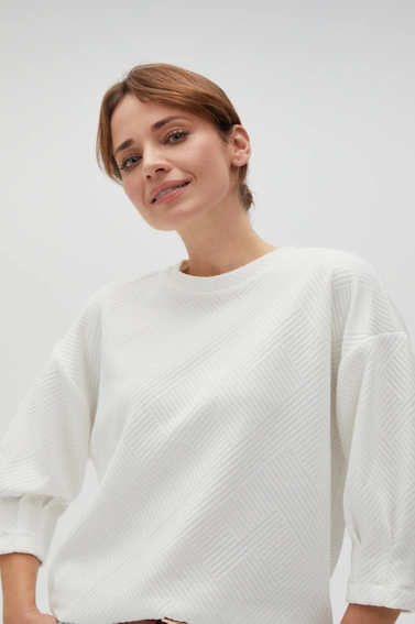 Bluza ze strukturalnego materiału biała