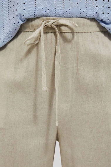 Spodnie z prostą nogawką piaskowe