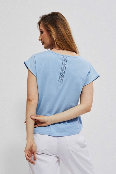 Bluzka z ażurowym zdobieniem niebieska