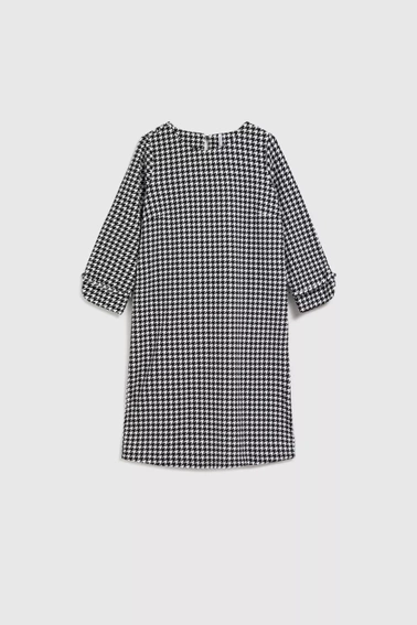 Sukienka w pepitkę czarna