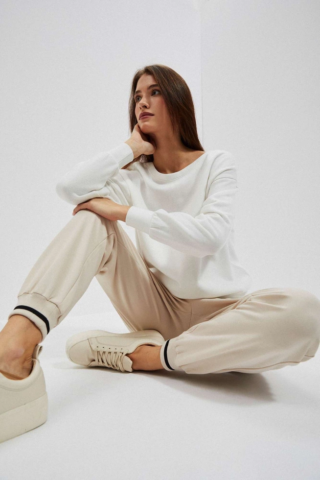 Bluza z dekoltem na plecach perłowa