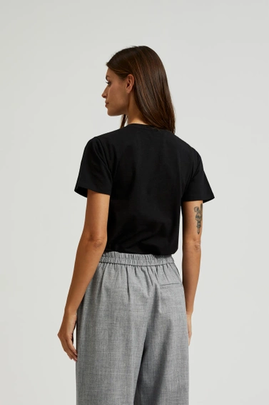 Bawełniany t-shirt z aplikacją czarny 