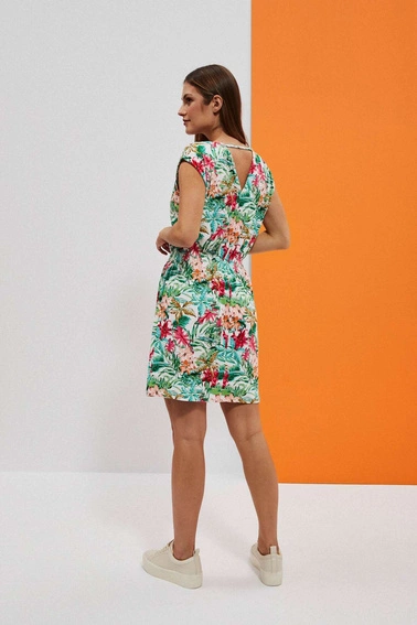 Wzorzysta sukienka z gumą w talii