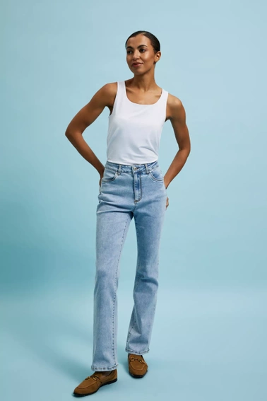 Jeansy z prostymi nogawkami jasnoniebieskie