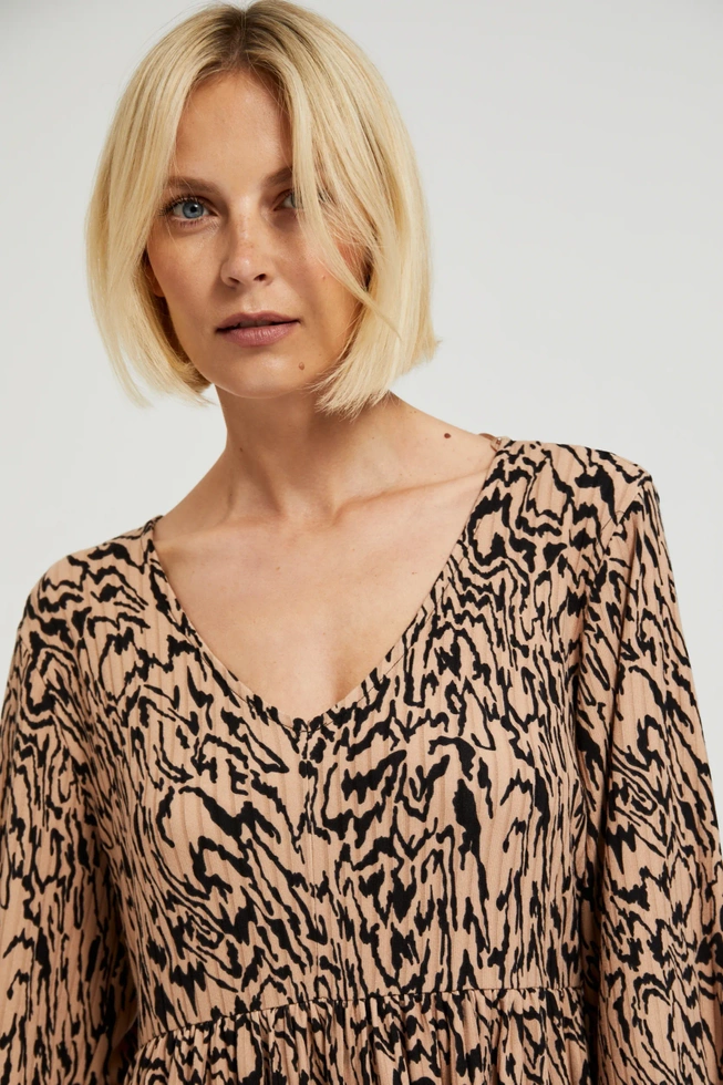 Sukienka w zwierzęcy wzór brązowa