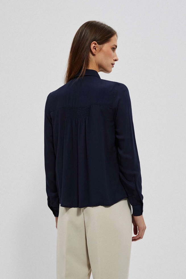 Koszula z kołnierzykiem zapinana na guziki granatowa