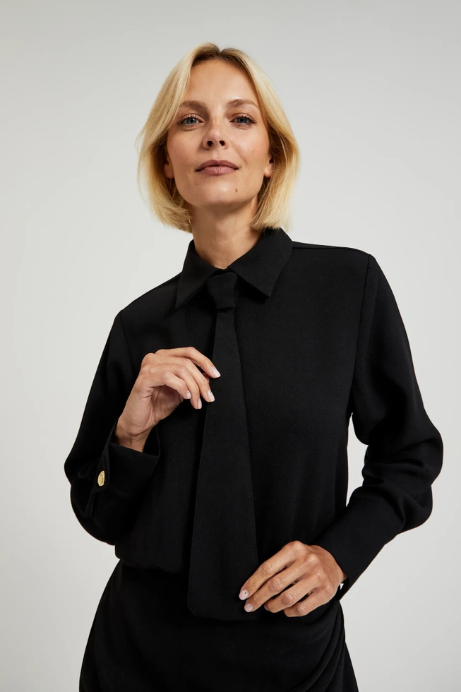 Sukienka z marszczeniem na biodrach czarna