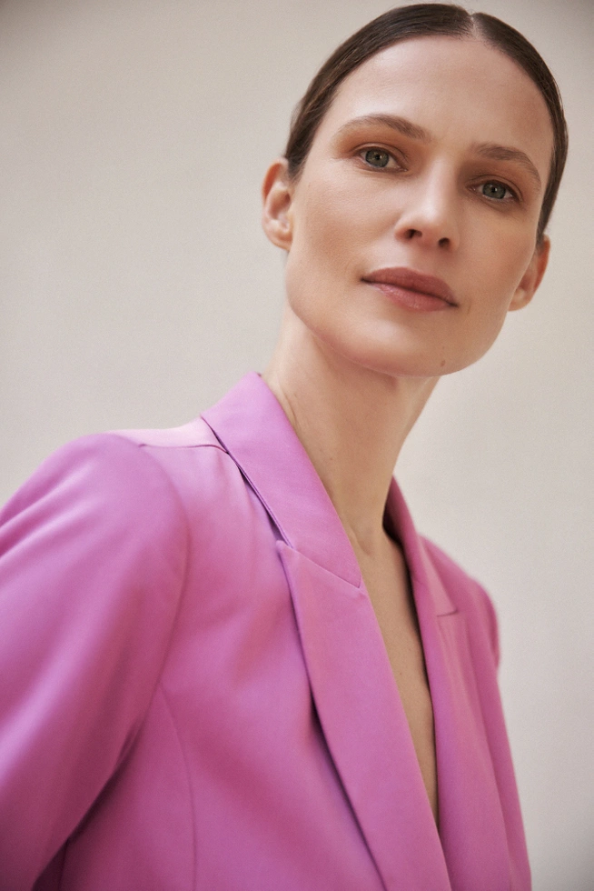 Jednorzędowa marynarka z długimi rękawami różowa