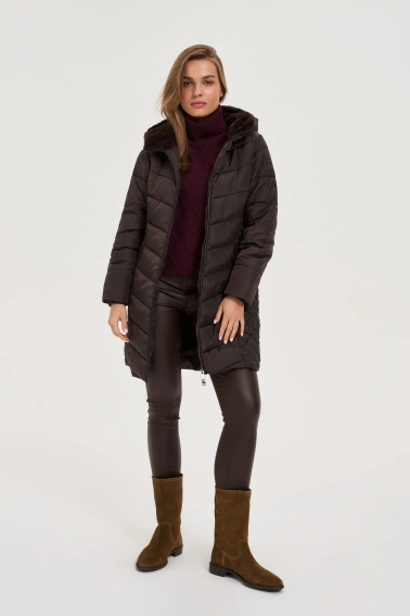 Kurtka z ocieplanym kapturem brązowa