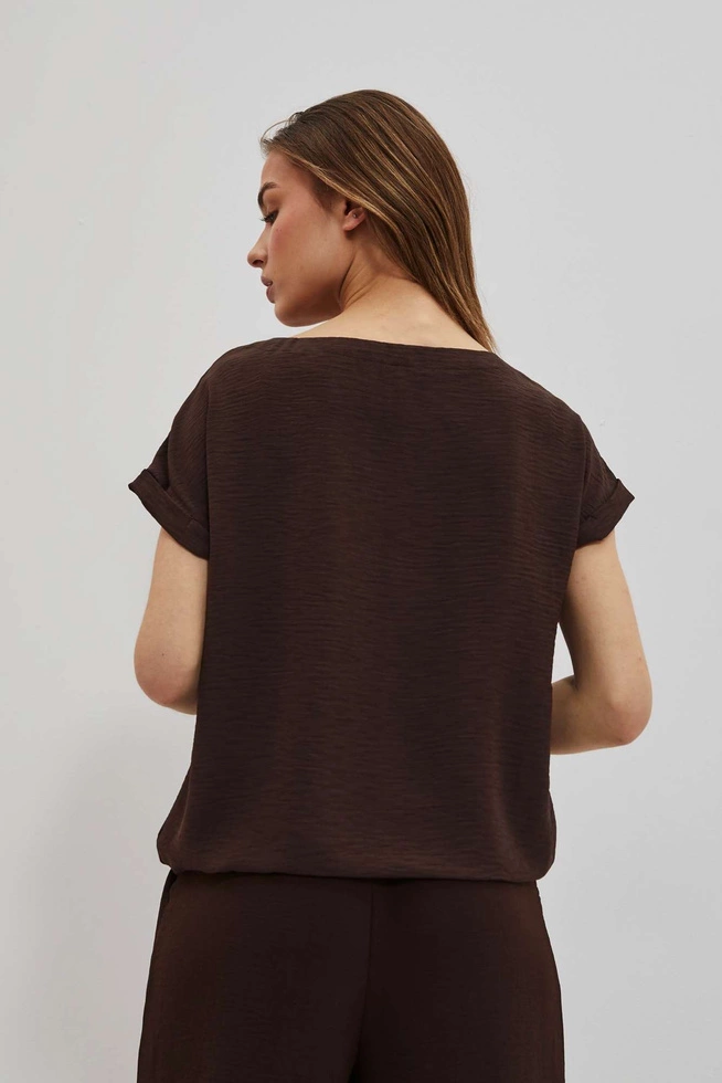 Koszulowa bluzka z wiązaniem w pasie