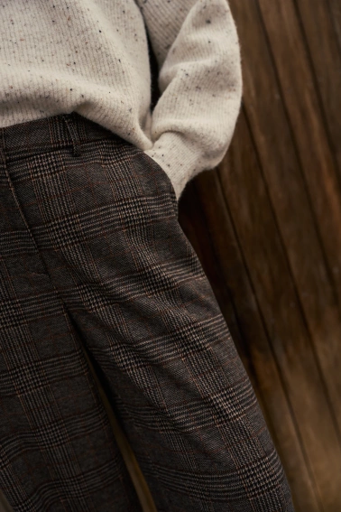 Spodnie w kratę brązowe