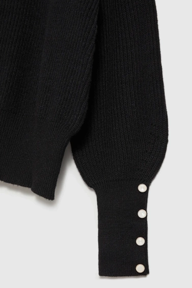 Sweter z golfem i bufiastymi rękawami czarny