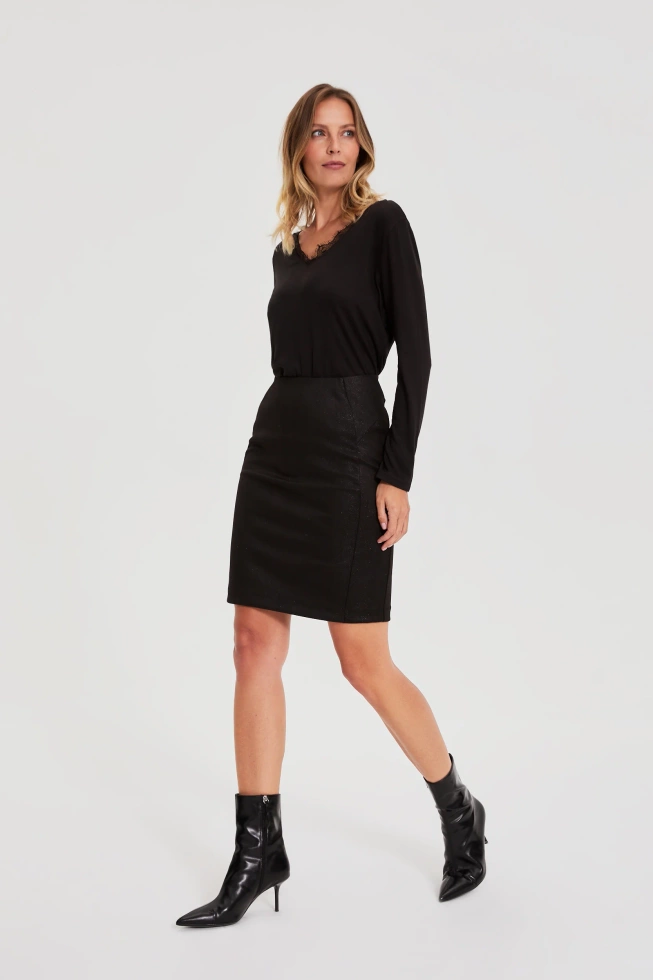 Ołówkowa spódnica czarna