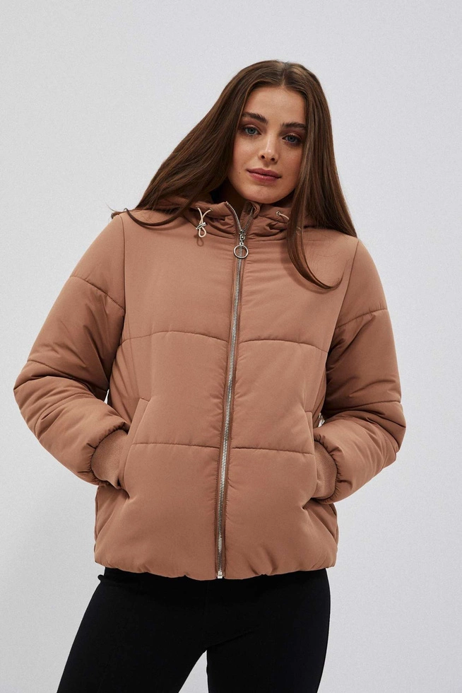 Krótka pikowna kurtka