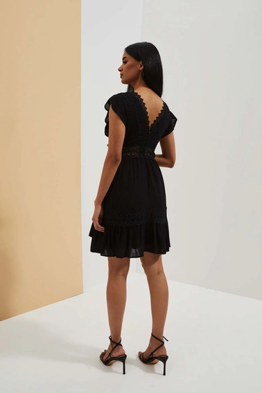 Sukienka boho z dekoltem w serek i koronką czarna