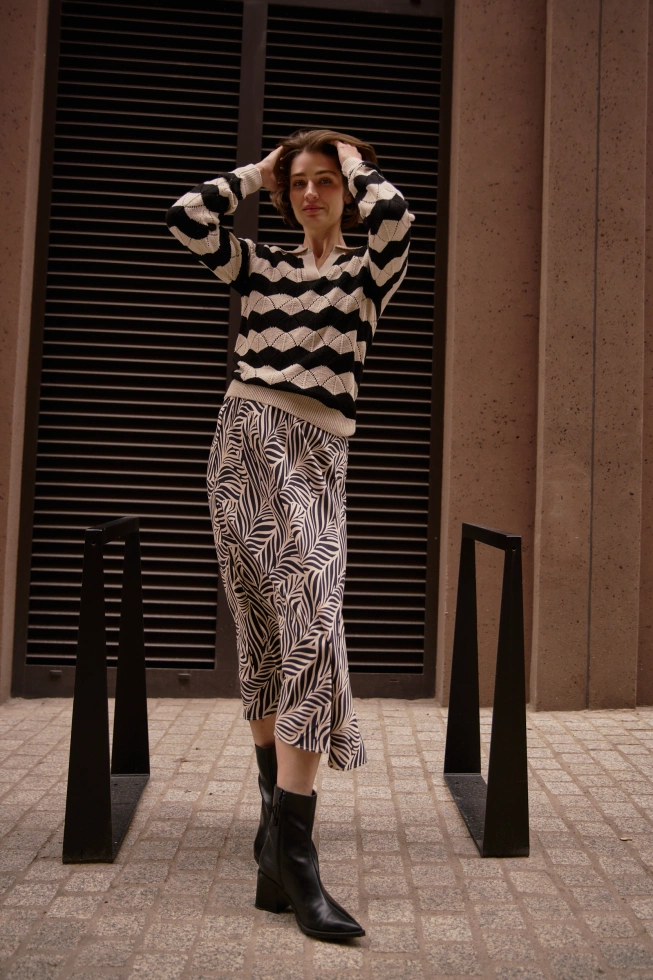 Wiskozowa spódnica midi granatowa