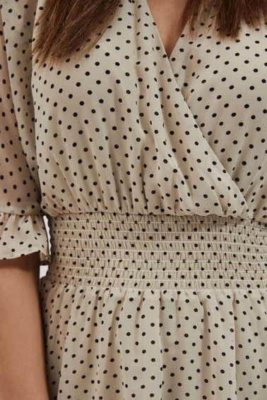 Sukienka w groszki z falbaną piaskowa