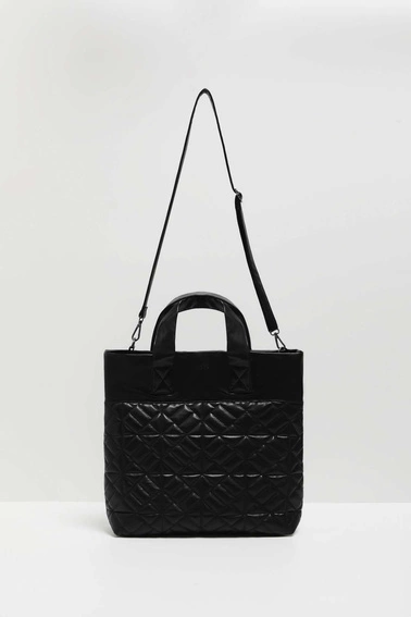 Pikowana torba na ramię ze skóry ekologicznej czarna