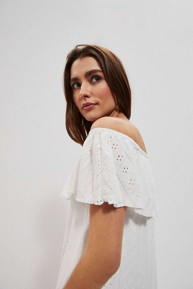 Ażurowa sukienka z odkrytymi ramionami perłowa