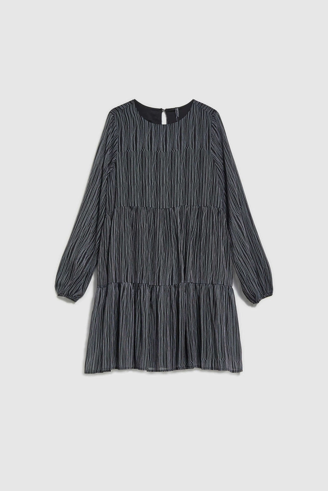 Trapezowa sukienka z printem czarna