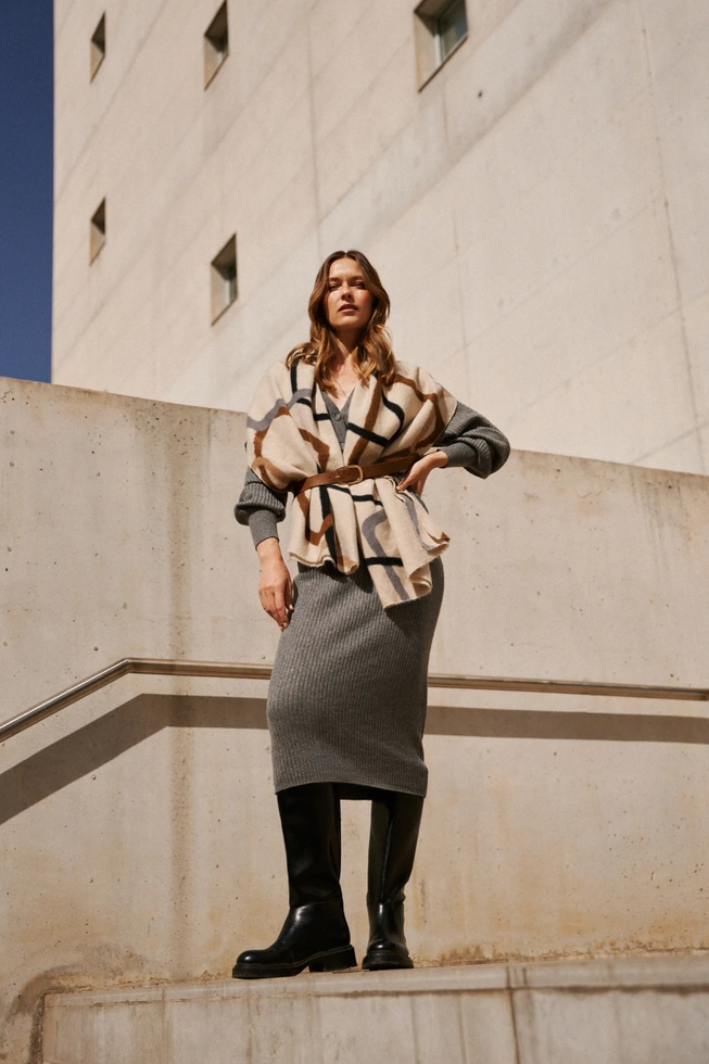 Spódnica dzianinowa midi szara