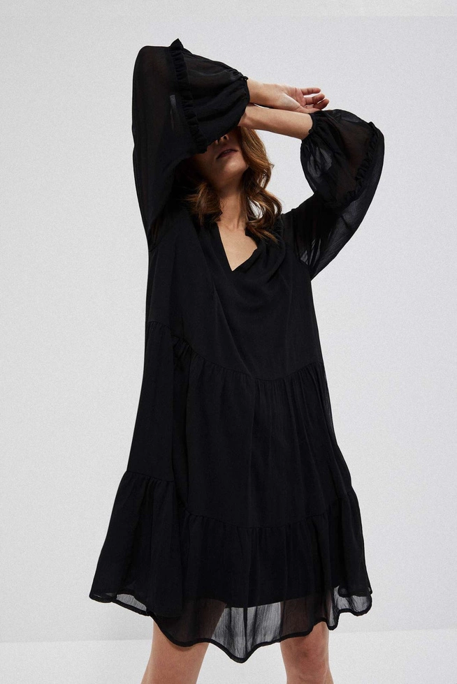 Gładka sukienka z falbanami