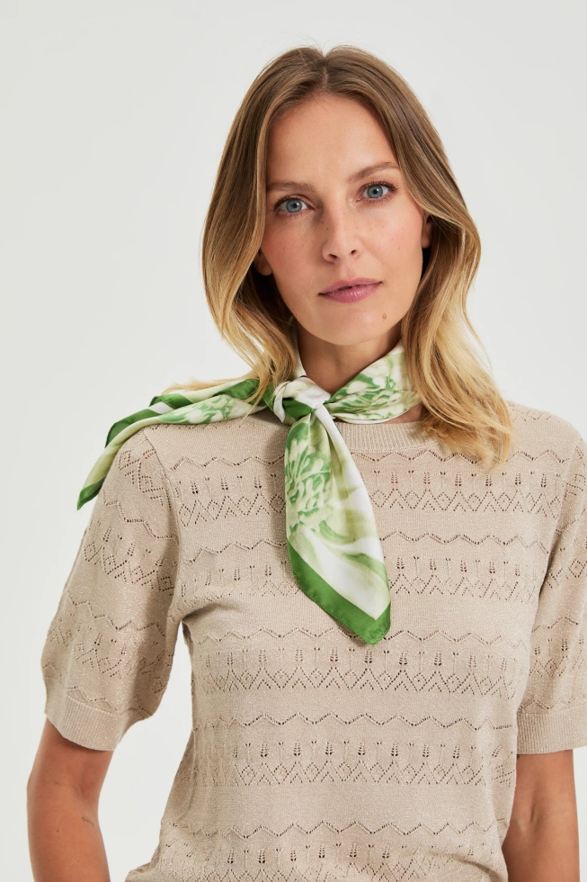 Wzorzysta apaszka zielona