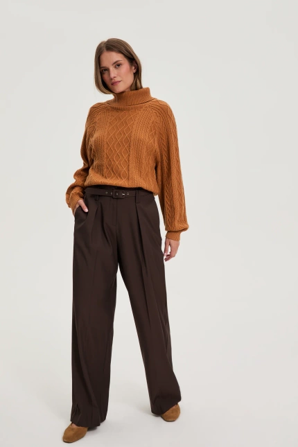 Spodnie w kant z paskiem brązowe