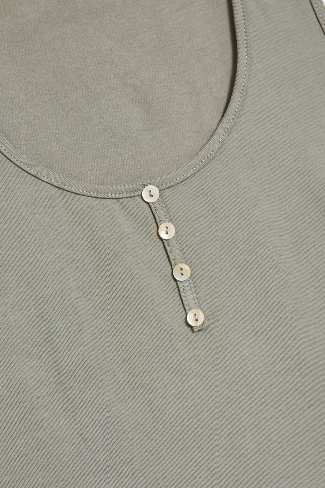 Gładki top oliwkowy