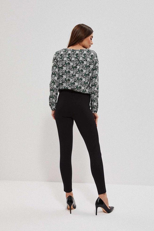 Legginsy z ozdobnym guzikiem czarne