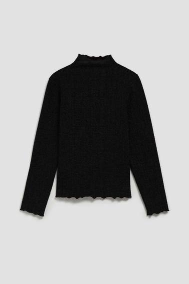 Bluzka z półgolfem ozdobiona metaliczną nitką czarna