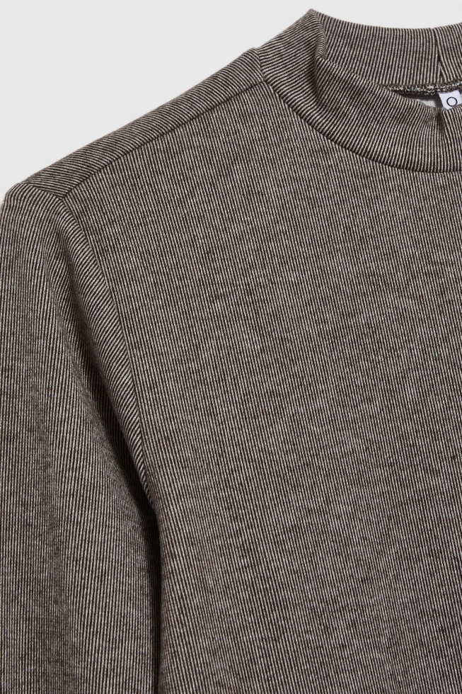 Bluzka z golfem brązowa