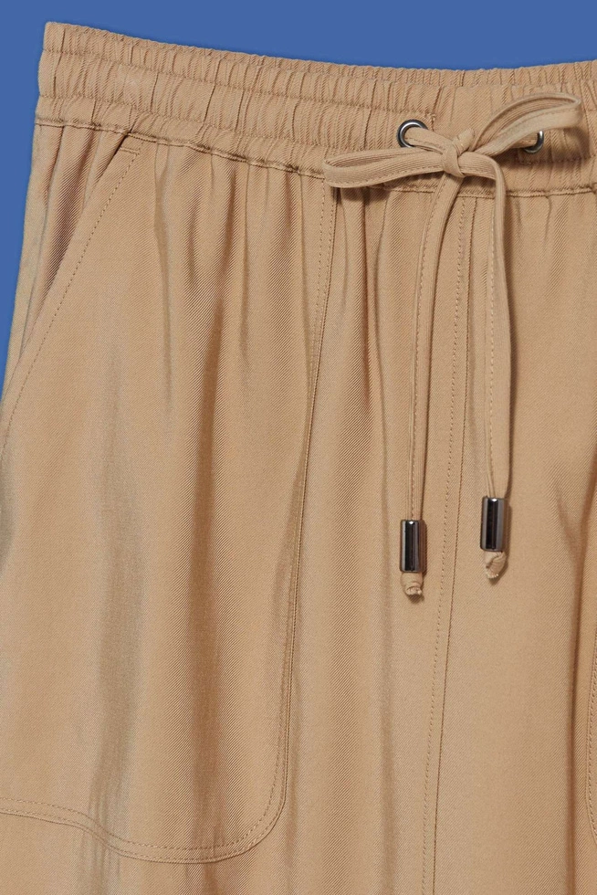 Spódnica z kieszeniami ciemnobeżowa