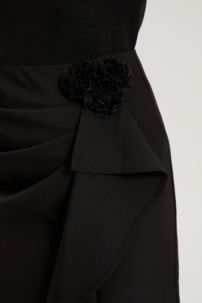 Spódnica z falbaną czarna