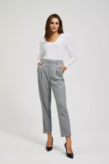 Ażurowa bluzka z dekoltem w serek