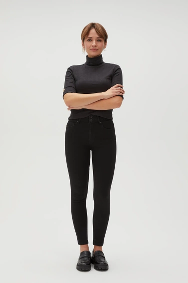 Gładkie jeansy rurki czarne