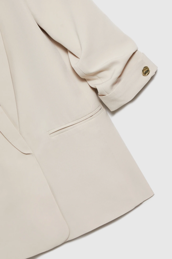 Marynarka beżowa z marszczonymi rękawami 3/4