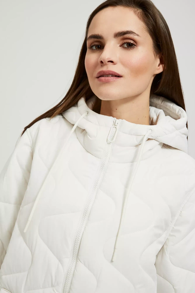 Długa pikowna kurtka z kapturem biała