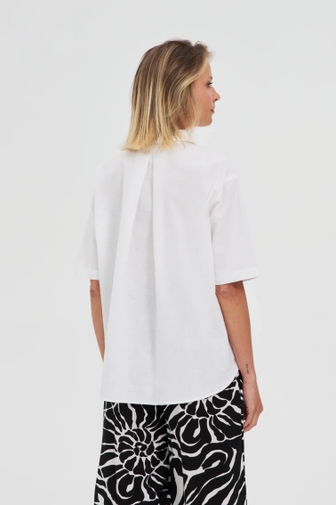 Koszula z krótkimi rękawami i kołnierzykiem biała