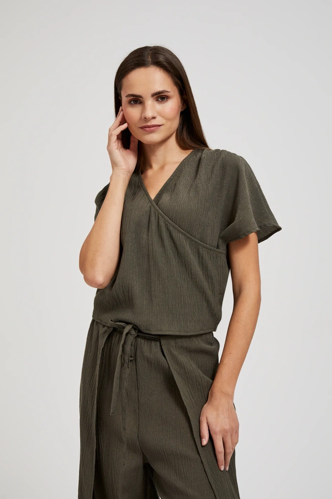 Koszula z dekoltem w serek i krótkimi rękawami oliwkowa