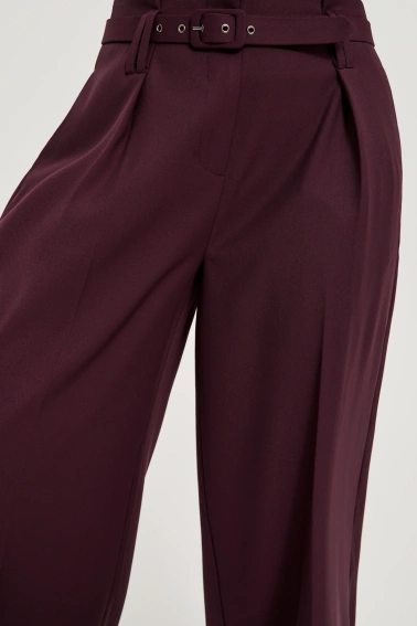 Spodnie w kant z paskiem burgundowe