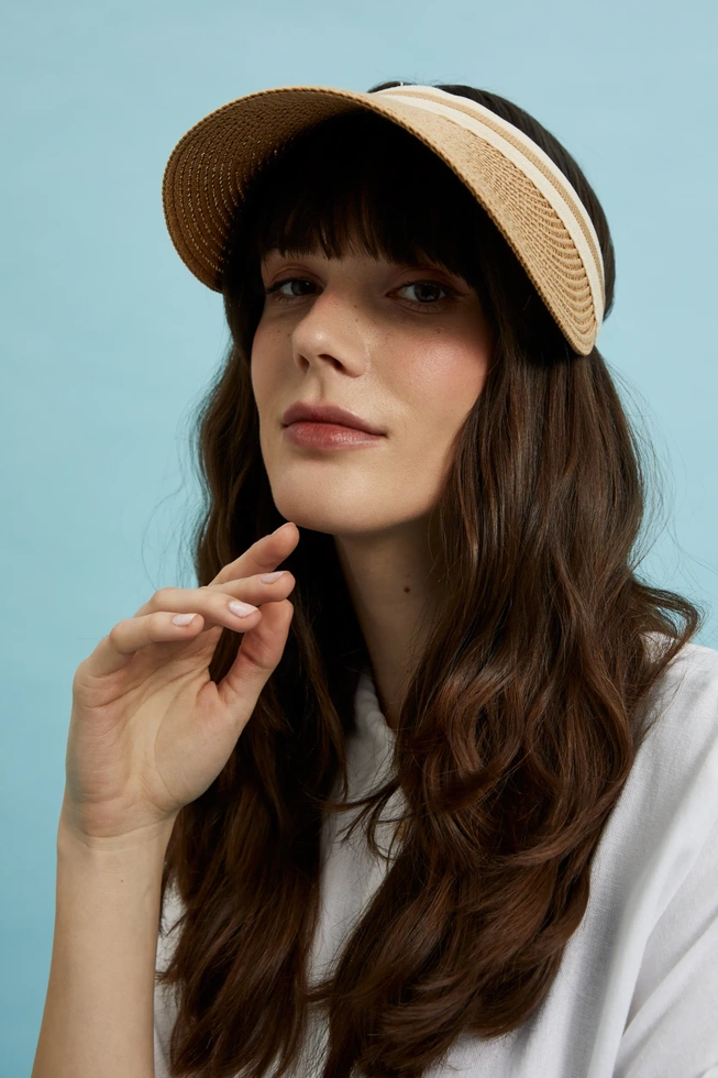 Słomkowy daszek beżowy