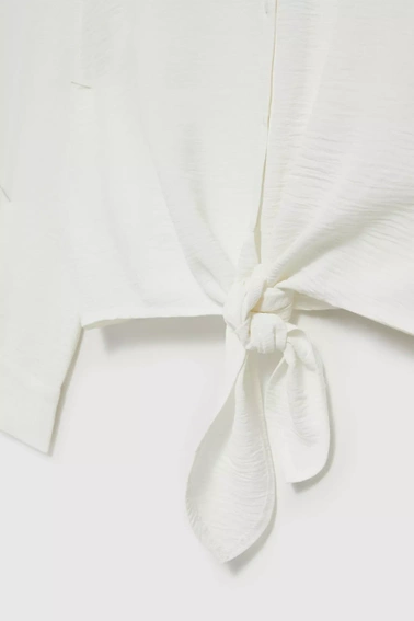 Koszula z długimi rękawami i wiązaniem biała 