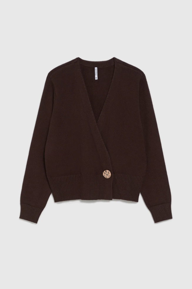 Kardigan z ozdobnym guzikiem brązowy