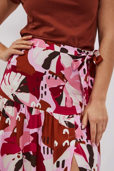 Wzorzysta spódnica z rozcięciem