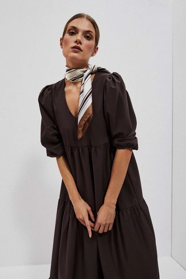 Rozkloszowana sukienka z falbaną