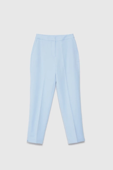 Spodnie w kant z prostą nogawką błękitne