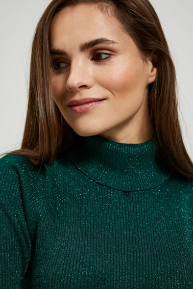 Sweter z golfem ozdobiony metaliczną nitką szmaragdowy